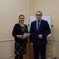 Вручение сертификата 